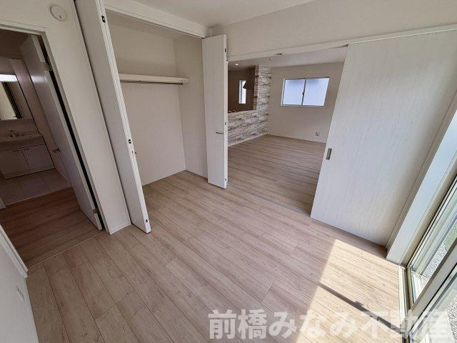 【新築】高崎市筑縄町　限定１棟　ハートフルタウン　新築建売の洋室|ゆったりした洋室です