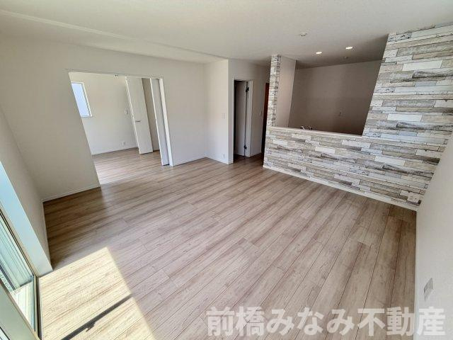 【新築】高崎市筑縄町　限定１棟　ハートフルタウン　新築建売の居間・リビング|リビングです
