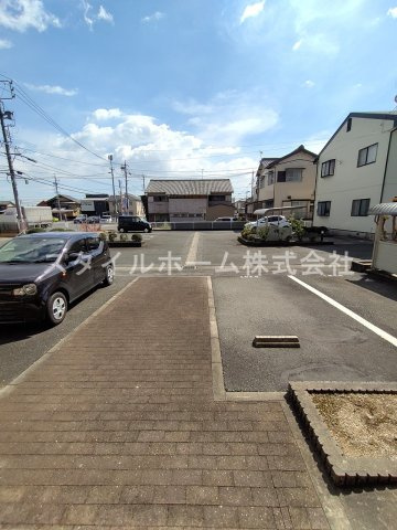 ハイステージＦｏｕｒ の駐車場