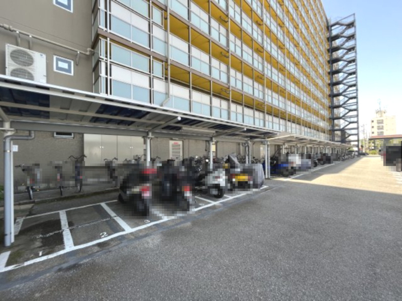 敷地内のバイク置き場です！