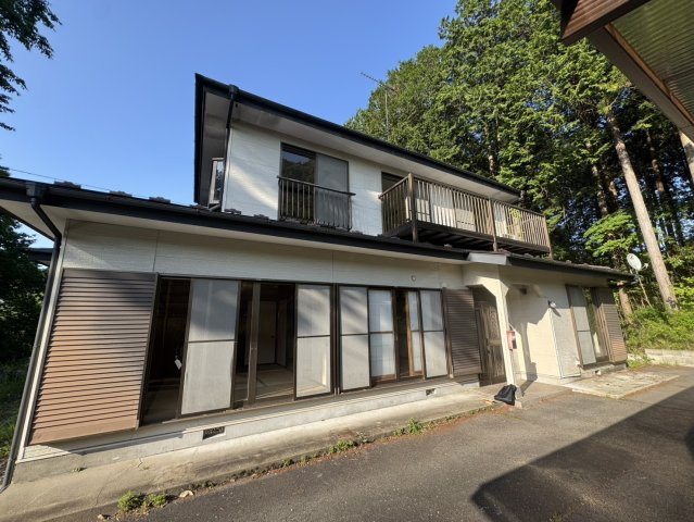 駐車複数台可能！カーポートあり！日光市大室の中古戸建