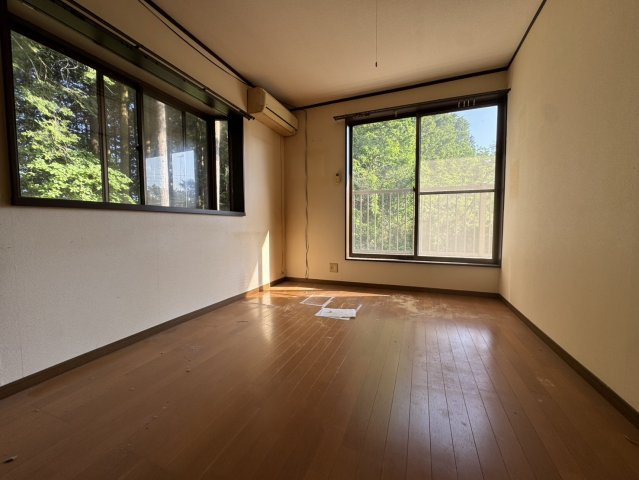 駐車複数台可能！カーポートあり！日光市大室の中古戸建の洋室