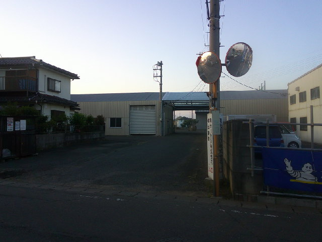 古河市上辺見の倉庫の外観