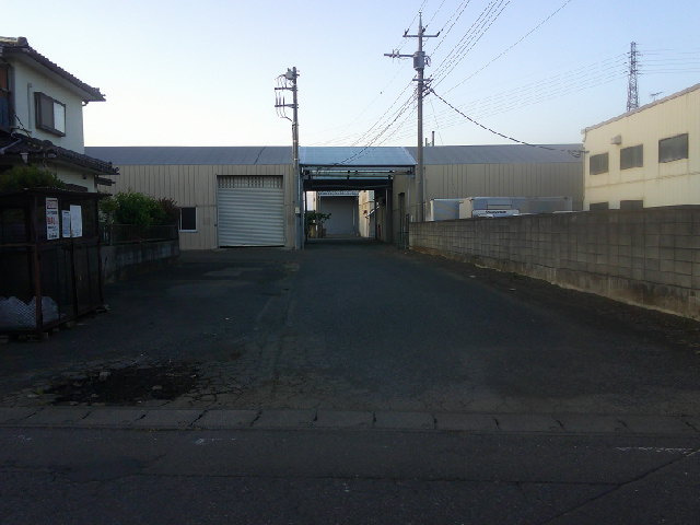 古河市上辺見の倉庫の外観
