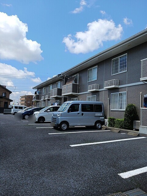 ロイヤルパークＡの駐車場