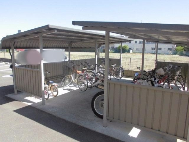 ルミエールのその他|駐輪場