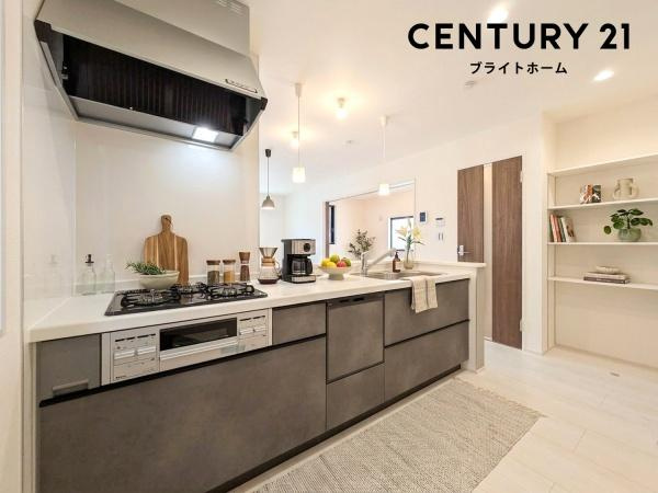 川崎市川崎区池上新町１丁目の新築一戸建のキッチン|広々としたキッチンは、
落ち着いて料理が出来ます！
※家具はCGでの参考レイアウトです。