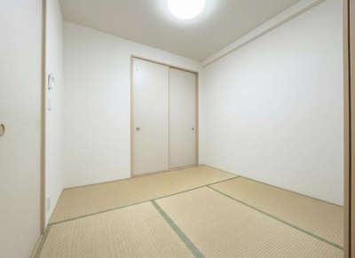 【和室】 | ブランズ・ヴェリテ堺七道 | 畳の上で横になったりとご家族のリラックススペースになりそうです♪
