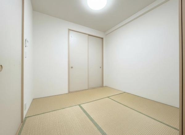 【和室】 | ブランズ・ヴェリテ堺七道 | 畳の上で横になったりとご家族のリラックススペースになりそうです♪