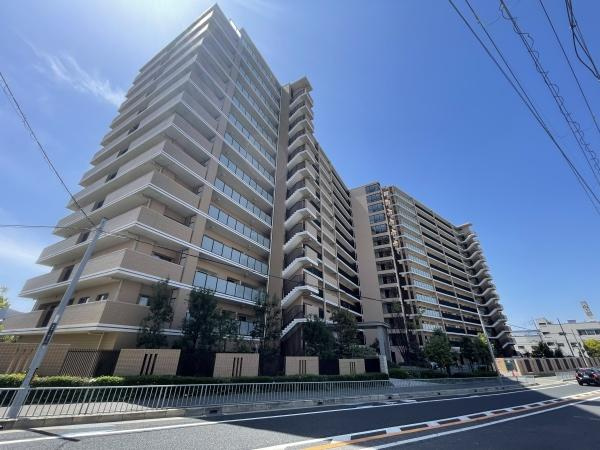 【その他】 | ブランズ・ヴェリテ堺七道 | 「初めまして！」が集まる分譲マンション。たくさんの子供たちが年齢を問わずに、仲良く一緒に成長できるのは大型分譲マンションの特徴ですね。