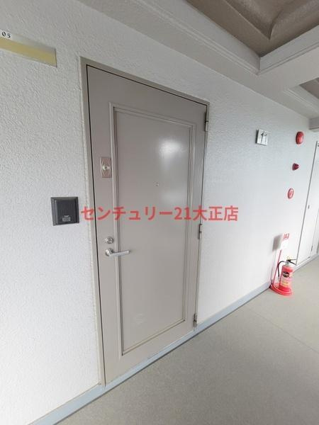 大阪市港区波除２丁目の賃貸マンションの玄関