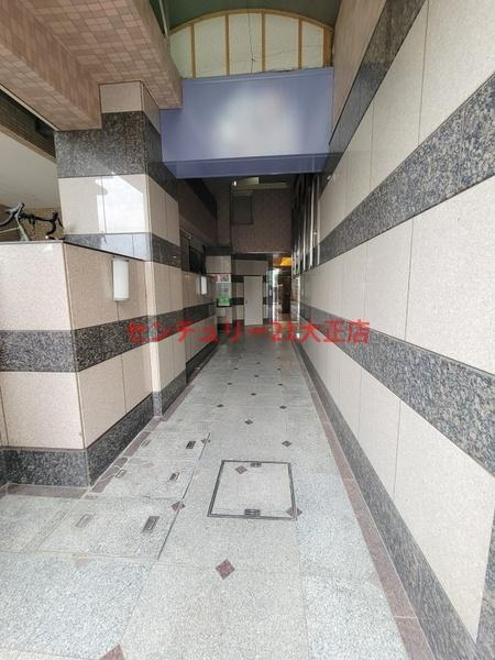 シャトー弁天参番館のエントランス