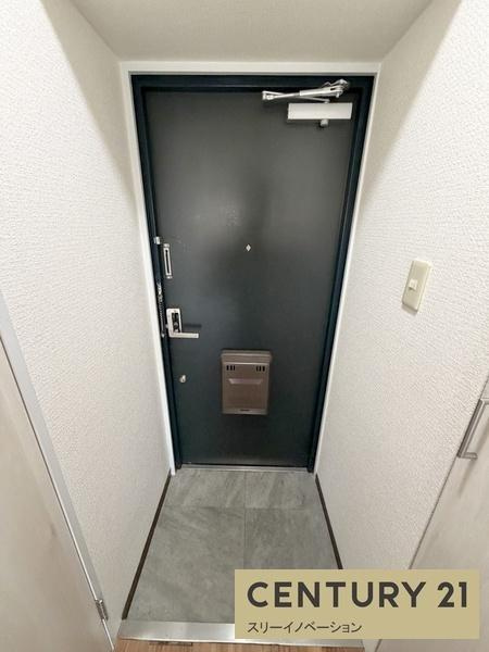 大阪市港区築港３丁目の賃貸マンションの玄関