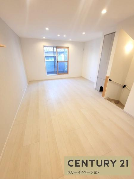 港晴４丁目戸建の居間・リビング