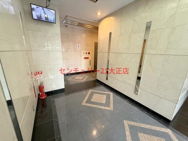 大阪市港区弁天５丁目の賃貸マンションのエントランス