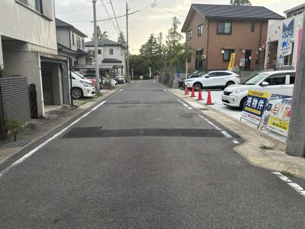 豊田市高美町5丁目　全3棟・1号棟の前面道路含む現地写真|前面道路です。
