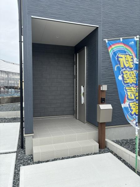 碧南市天神町第3　全1棟・1号棟の玄関|訪れる人を心地よく迎え入れます。