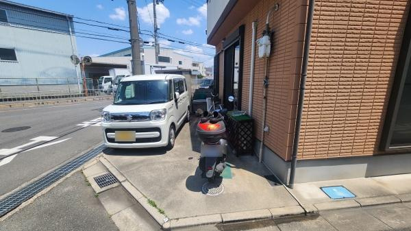 【駐車場】