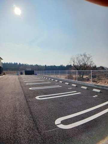 ムーンヴェルジュ　Ｅの駐車場