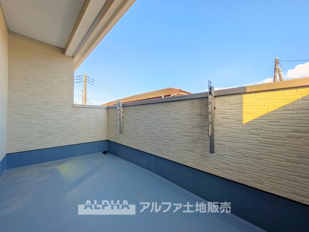 ~瑞穂箱根ヶ崎~Newly Built Homeのバルコニー|【roof balcony】
◆ルーフバルコニー◆外とつながるゆとりののある暮らし。室内とは違う空気感が、日々の生活にほどよい変化を与えてくれます。