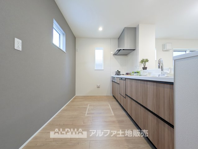 ~瑞穂箱根ヶ崎~Newly Built Homeのキッチン|【Happy circle Kitchen】
◆団欒キッチン◆キッチンからは家族の団欒が飛び交い明るい陽射しを浴びながらの朝食は楽しく素敵な時を奏でる空間。