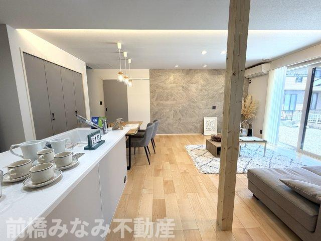 【新築】太田市亀岡町　３LDKの居間・リビング|おしゃれな居間です