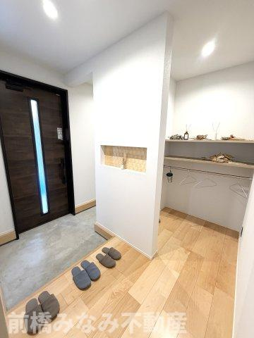 【新築】太田市亀岡町　３LDKの玄関|ゆったりとした玄関です