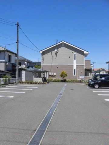 ソレイユの駐車場|駐車スペースもあります