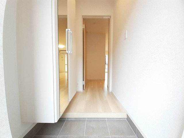 アンピーノⅢの玄関|ゆったりとした玄関です