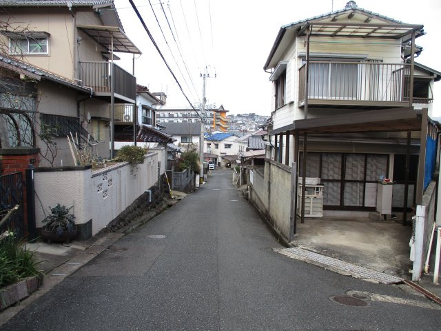 志井四丁目3番11号（B-36）の前面道路含む現地写真