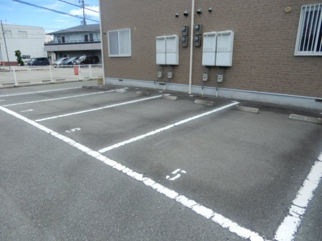 アメニティハウスの駐車場