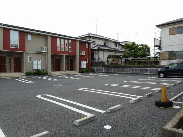 ブラマソーレＡの駐車場|駐車場があるので、車を買う予定の方も安心です