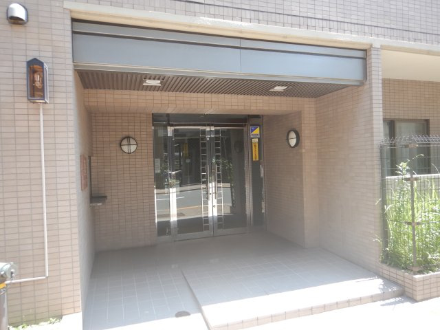 グランベル上野の杜のエントランス