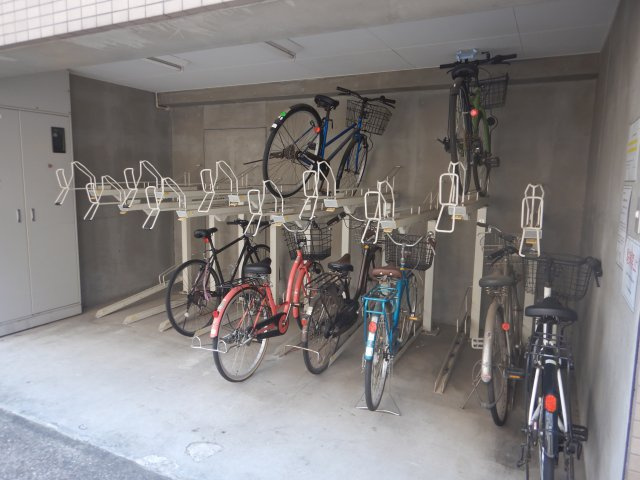 グランベル上野の杜の駐輪場