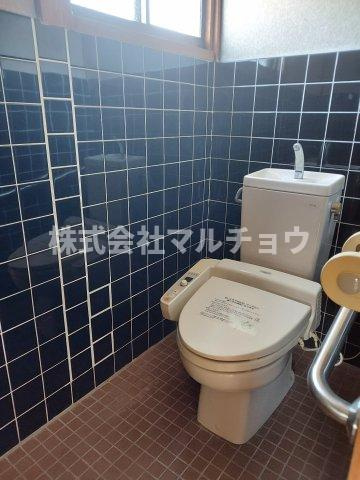 下三栖戸建てのトイレ|落ち着いたトイレです