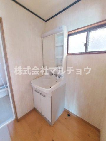 下三栖戸建ての独立洗面台|独立洗面台です
