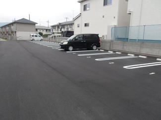 【駐車場】