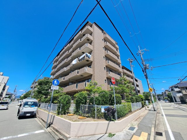 レジェンダリー小松の外観