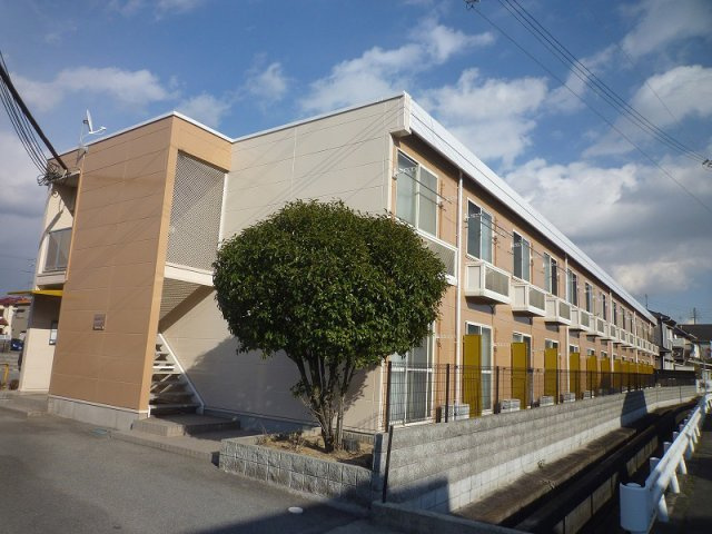 加古川市平岡町一色のアパート