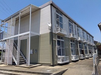 加古川市加古川町中津のアパート