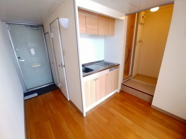 明石市沢野３丁目のアパートの玄関