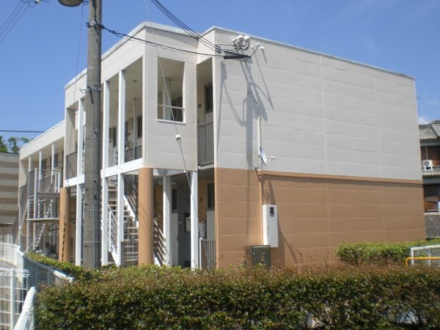 三木市大村のアパートの外観