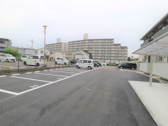 オルテンシアの駐車場