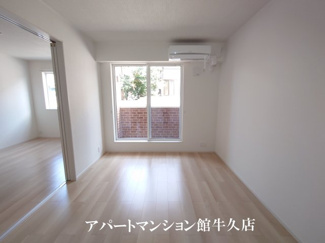 【居間・リビング】 | カミラ
