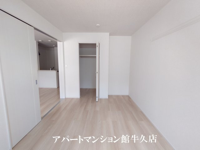 カミラの洋室