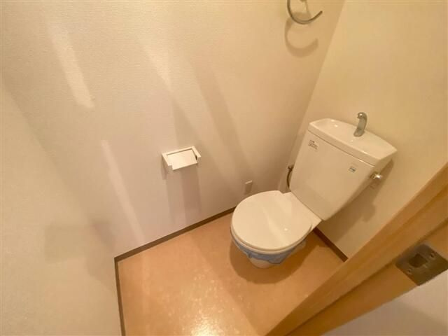 ヴランドール柏中央のトイレ|落ち着いた色調のトイレです