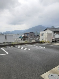 【駐車場】 | リアン・ヴーケ | 駐車場に車を止められます