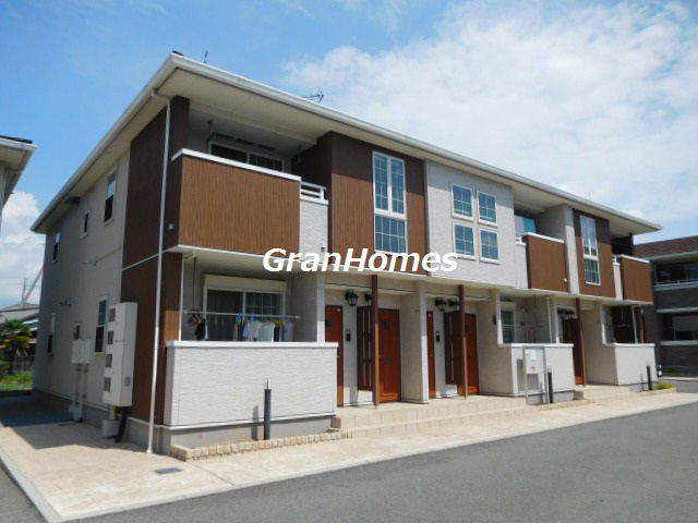 加古川市尾上町口里のアパート