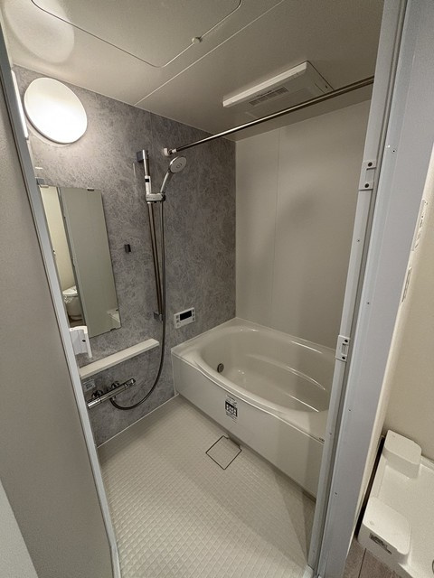 Ｗｈｉｔｅ　Ｔｏｗｅｒ　Ｈａｍａｍａｔｓｕｃｈｏの浴室|※写真は同タイプ住戸です。