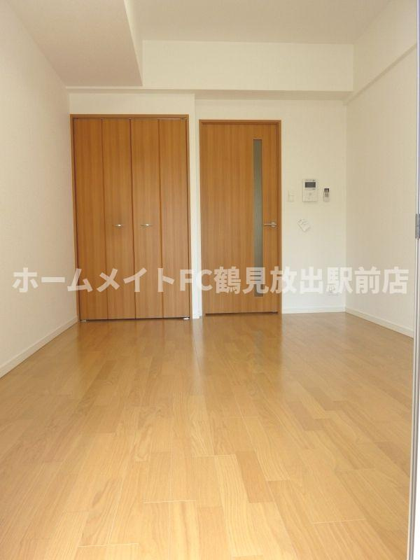 大阪市鶴見区鶴見４丁目の賃貸マンションの洋室